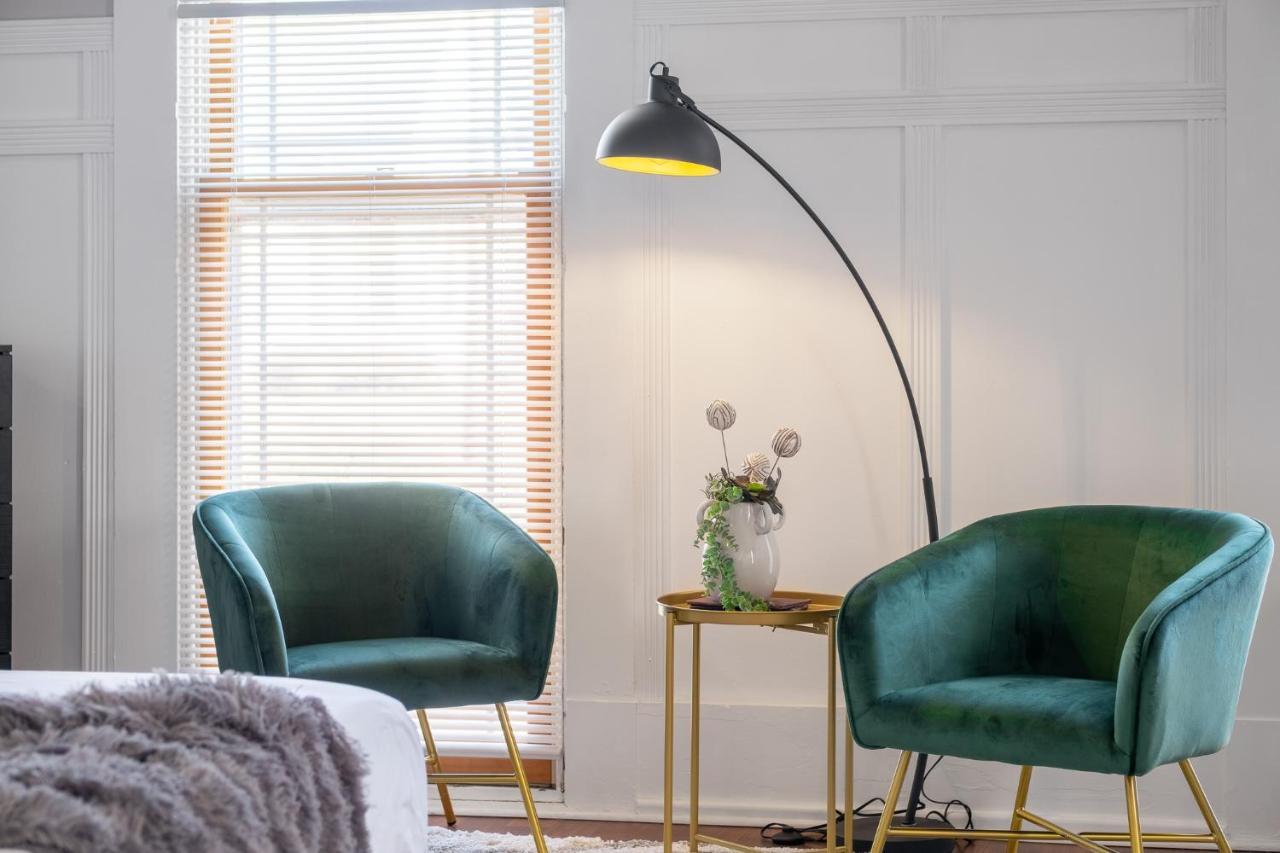 Walk/ Bike Everywhere From This Historic Chic Studio Columbus Bagian luar foto